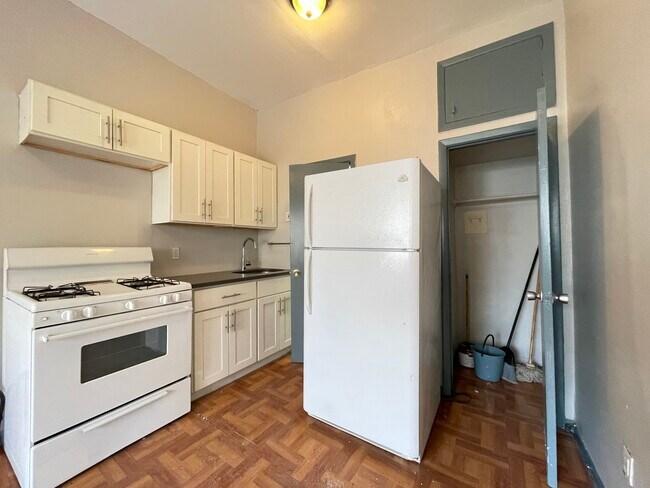 Foto del edificio - 24 Beacon Ave