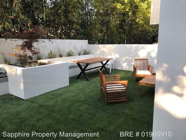 Foto del edificio - 11478 MOORPARK St