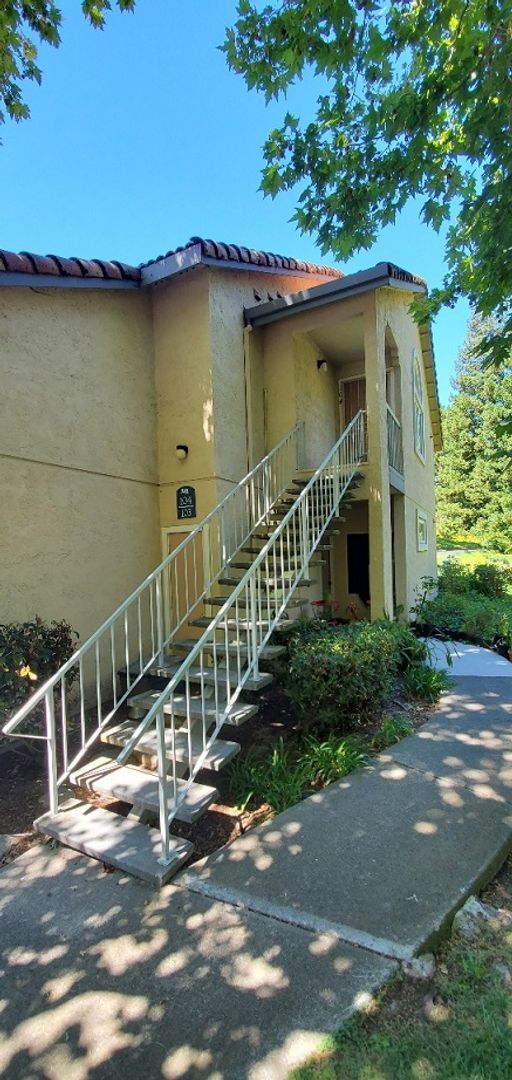 Building Photo - Gorgeous 2 Bed 2 Bath Condo in Hercules!! ...