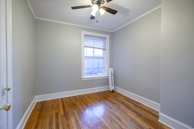 Foto del edificio - 2416 W Fargo Ave