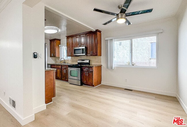 Foto del edificio - 2607 Abbot Kinney Blvd