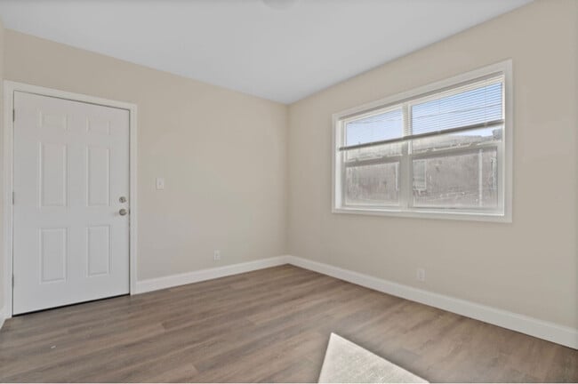 Foto del edificio - 474 1/2 E Norwich Ave