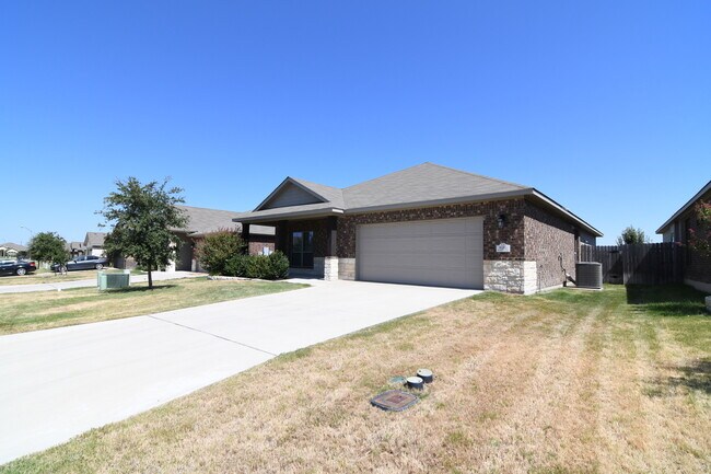 Foto del edificio - 826 Wyndcrest Drive