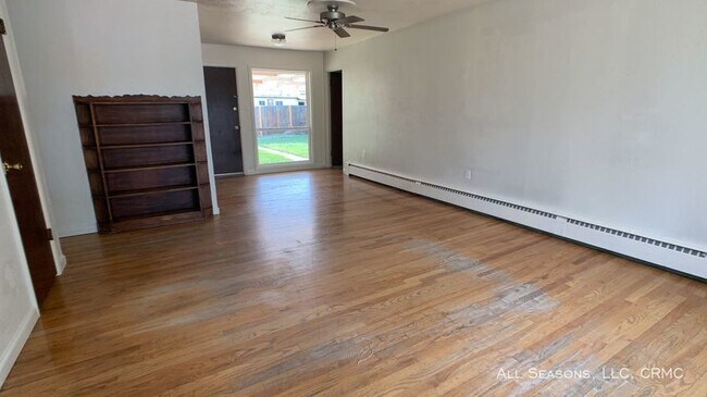 Foto del edificio - 308 Edgewood Drive
