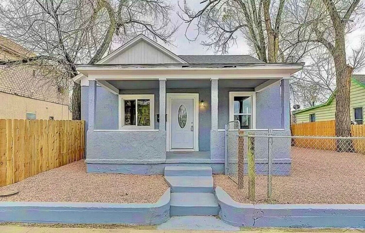 Primary Photo - 2 Bed, 2 Bath Home in Pueblo | $1600