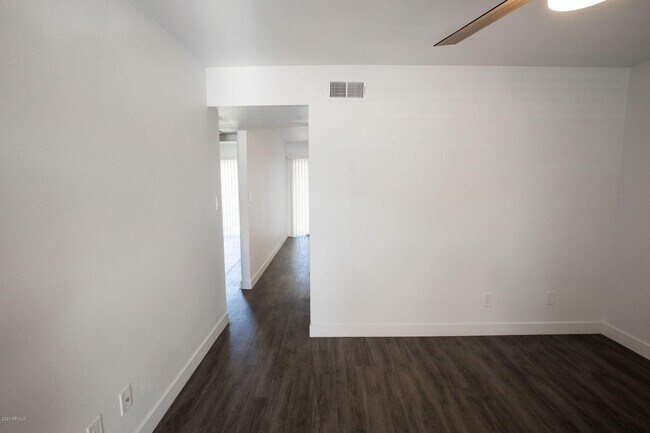 Foto del edificio - 524 S Stapley Dr