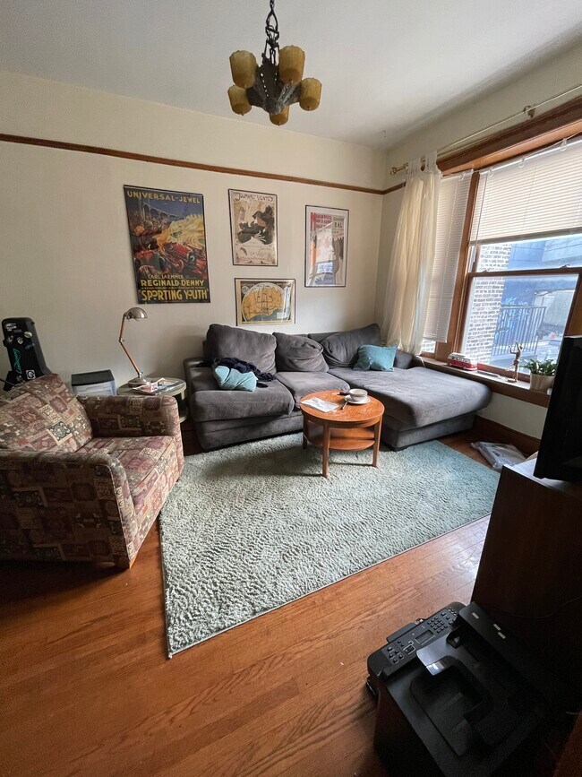 Foto del edificio - 3326 N Clark St