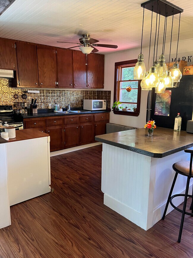 Foto del edificio - 4251 Pompey Center Rd