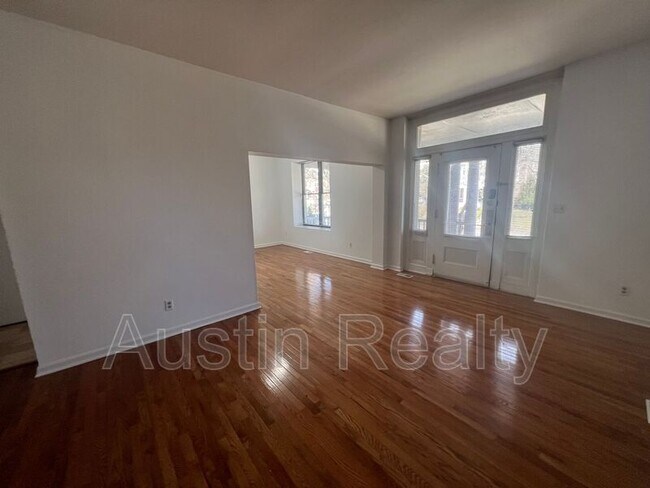 Foto del edificio - 4362 McPherson Ave