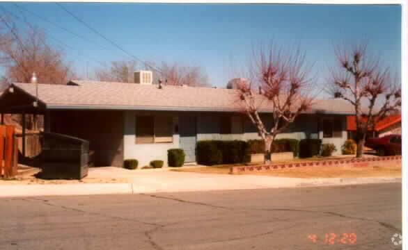 Building Photo - 15156 Mojave Dr