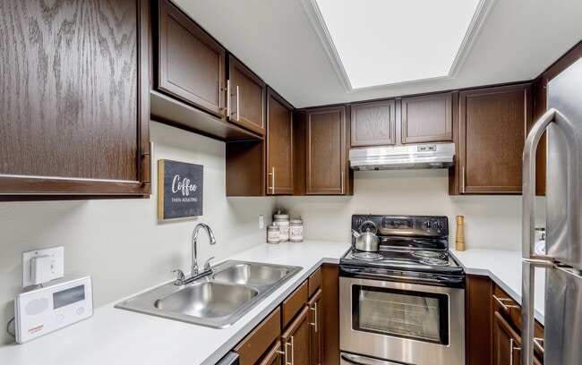 Building Photo - Ascend at Red Rocks