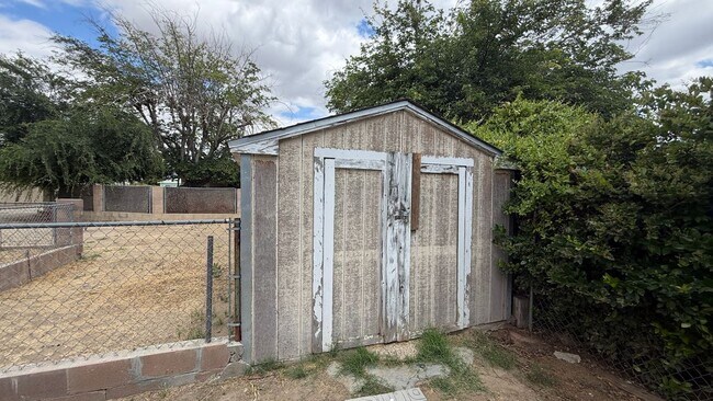Foto del edificio - 113 1/2 Harris Drive, Rear House