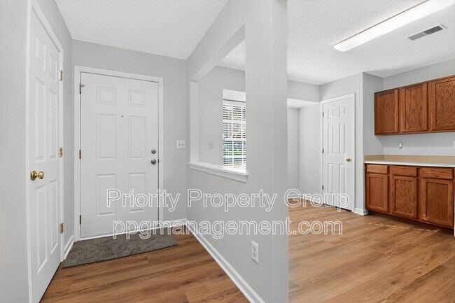 Foto del edificio - 3204 Barons Court Rd