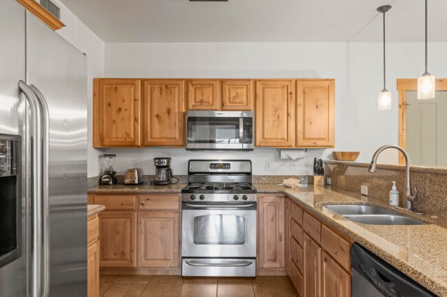 Foto del edificio - 5501 Lillehammer Ln