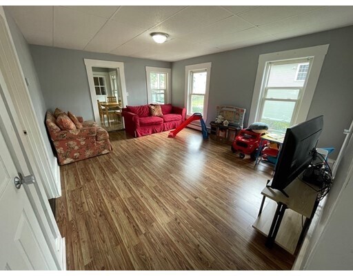 Building Photo - 108 Andrews St
