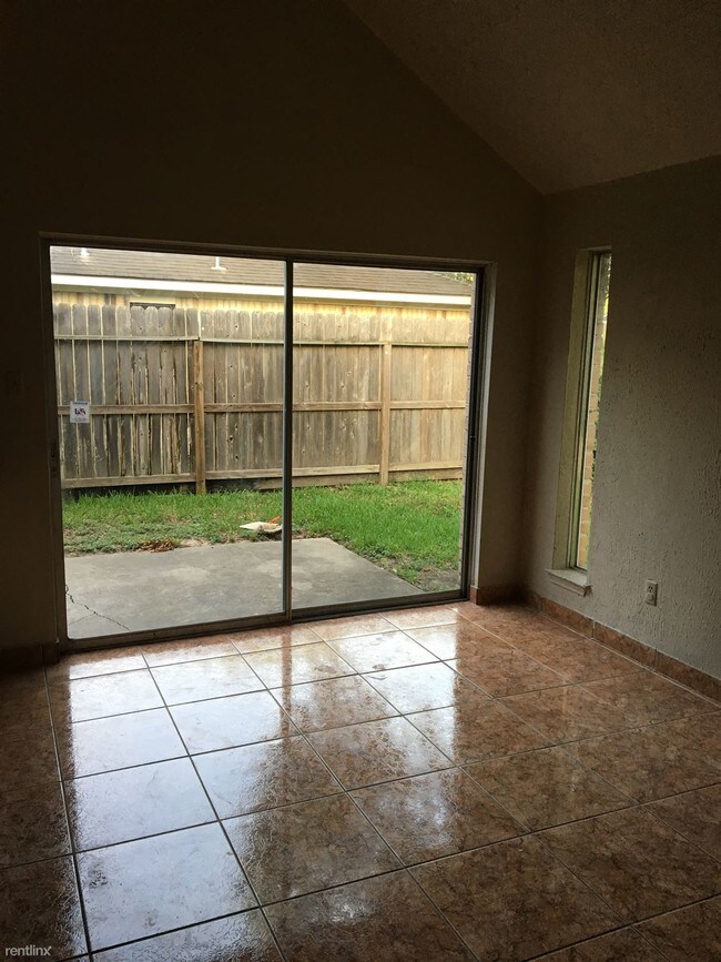 Building Photo - 4 br, 3 bath House - 10003 Crescent Moon Dr