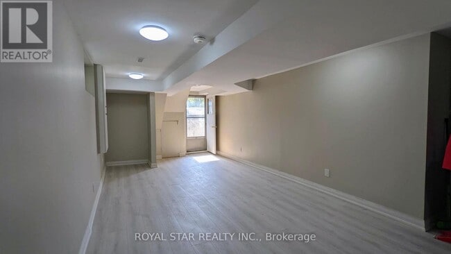 Building Photo - 4051 Dunmow Crescent