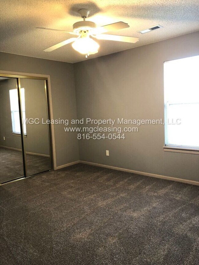 Building Photo - South Garden Townhomes