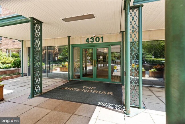 Foto del edificio - 4301 Massachusetts Ave NW