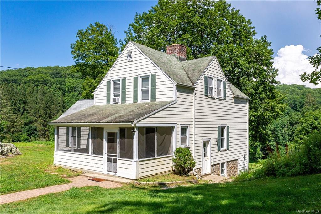 Primary Photo - 420 Quaker Hill Rd