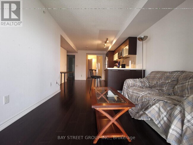 Photo du bâtiment - 386 Yonge St