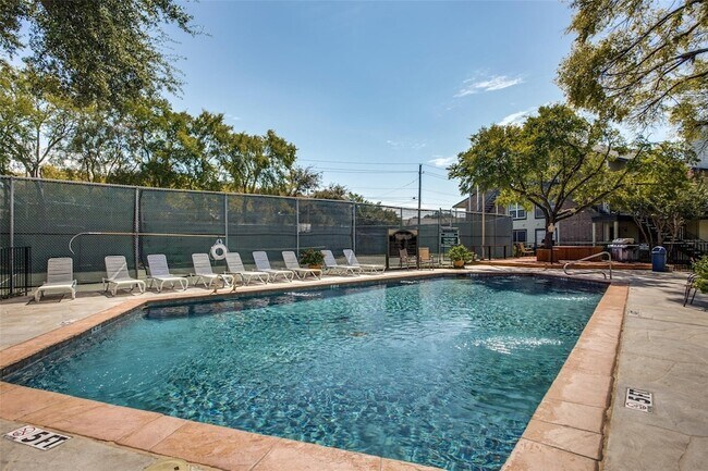 Foto del edificio - 5981 Arapaho Rd