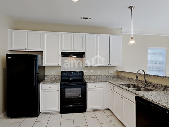 Building Photo - 212 Leafmore Ct