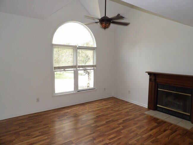 Building Photo - 1217 Colorado Rd