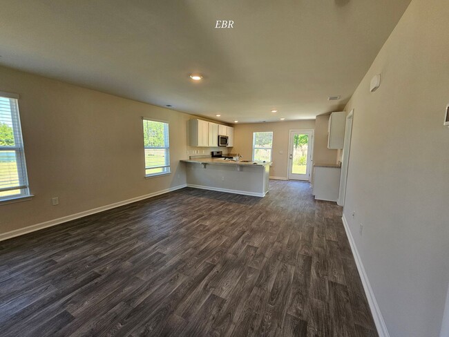 Building Photo - New Construction & Pet Friendly