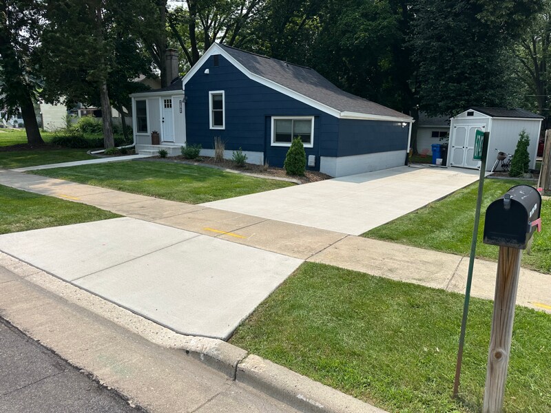 Foto principal - 6743 Depot St