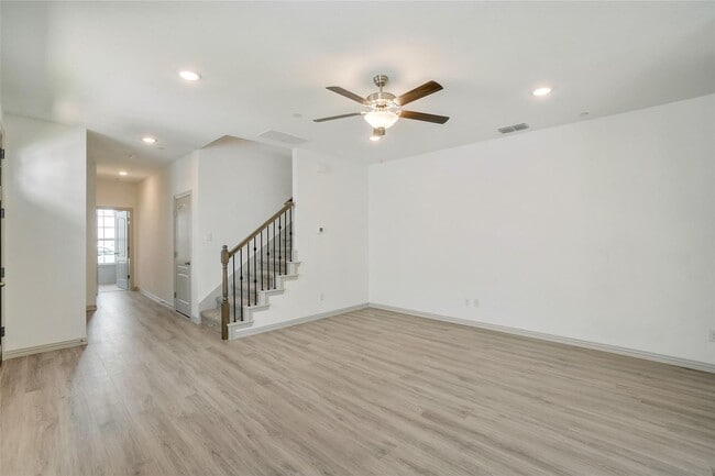 Foto del edificio - Luxury living in this stunning 4 bedroom, 3 bath home