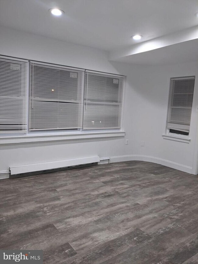 Foto del edificio - 5871 N 6th St