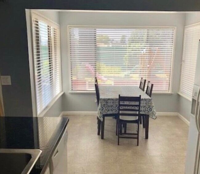 Foto del edificio - 5250 Riverlake Rd