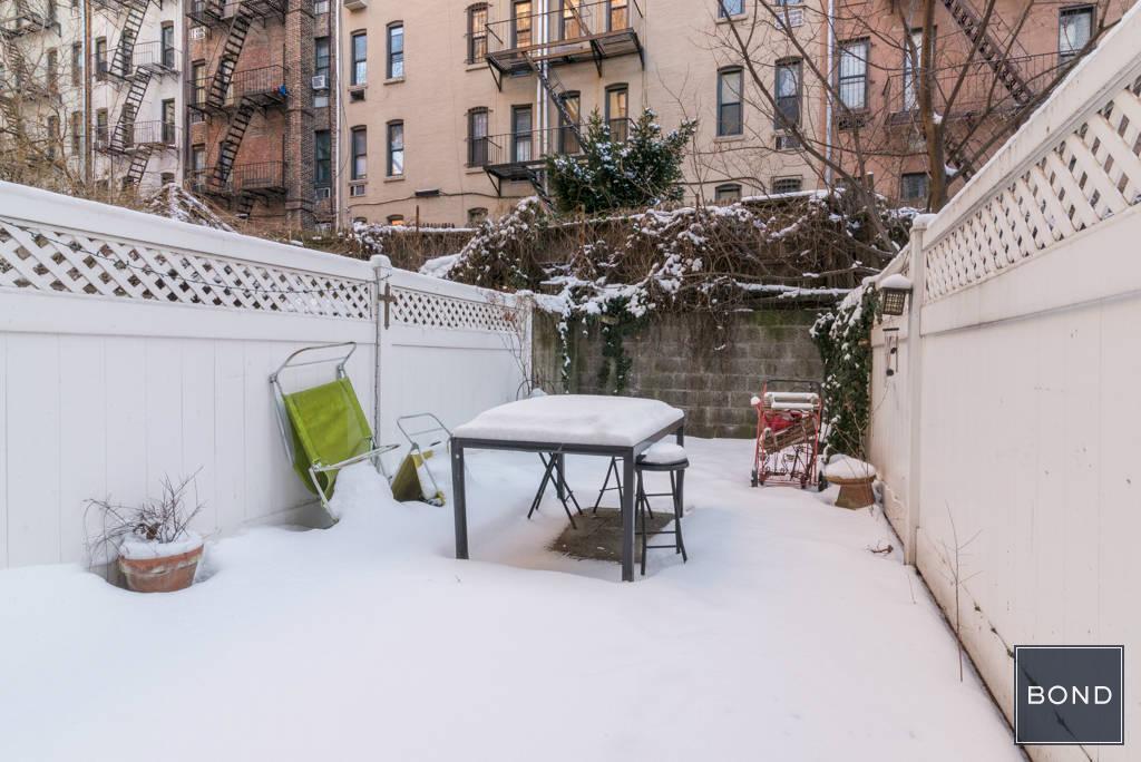 Building Photo - 93 E 93rd St