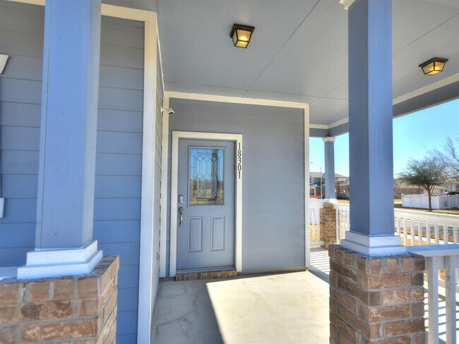 Foto del edificio - 18301 Mammoth Cave Blvd