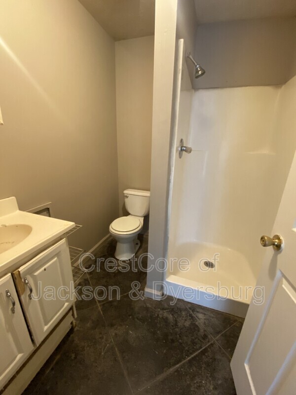 Building Photo - 404 E Johnson St