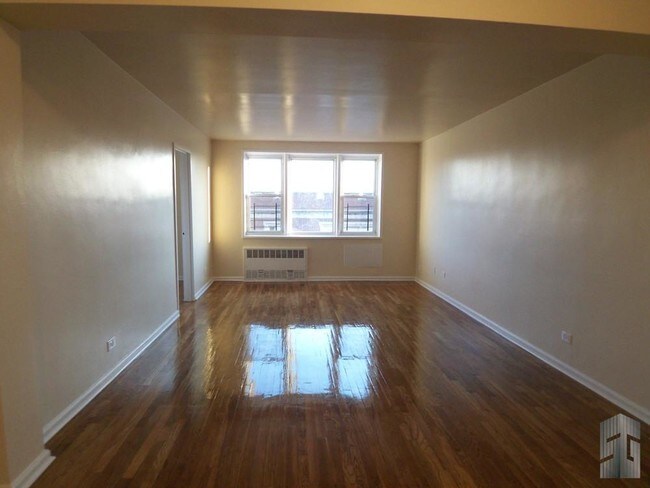 Foto del edificio - 277 E 207th St