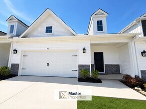 Building Photo - 717 Isleworth Ln