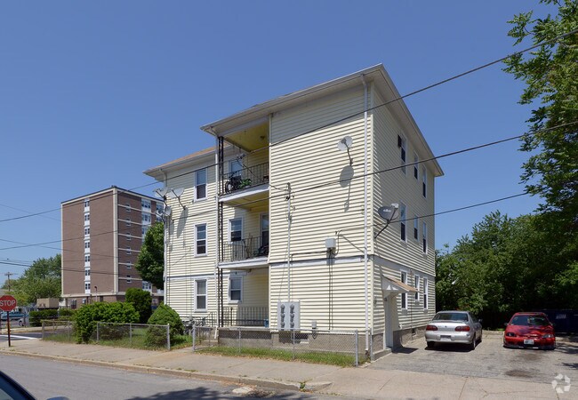Building Photo - 46 School St