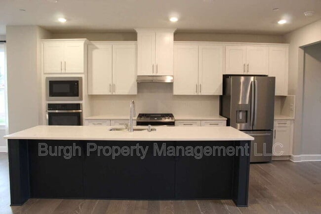 Building Photo - 137 Marketplace Ave