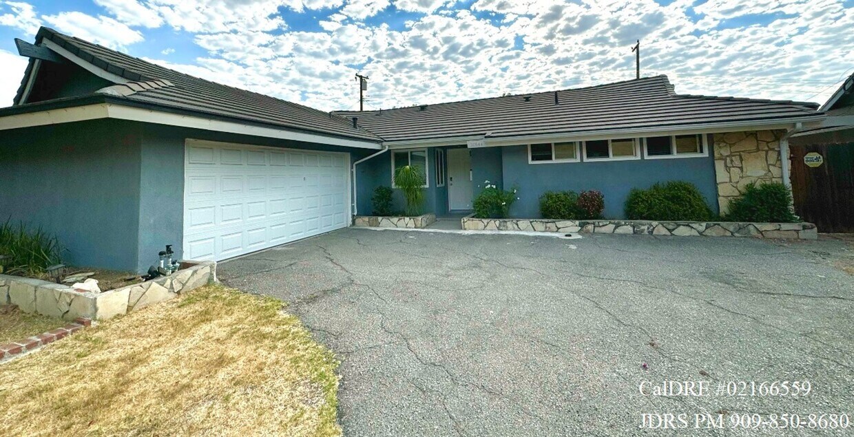 Foto principal - Walnut Partially Furnished 3 Bedroom Home