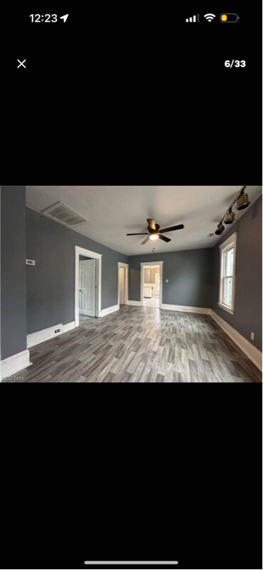 Foto principal - 1043 E 68th St