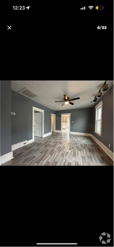 Building Photo - 1043 E 68th St