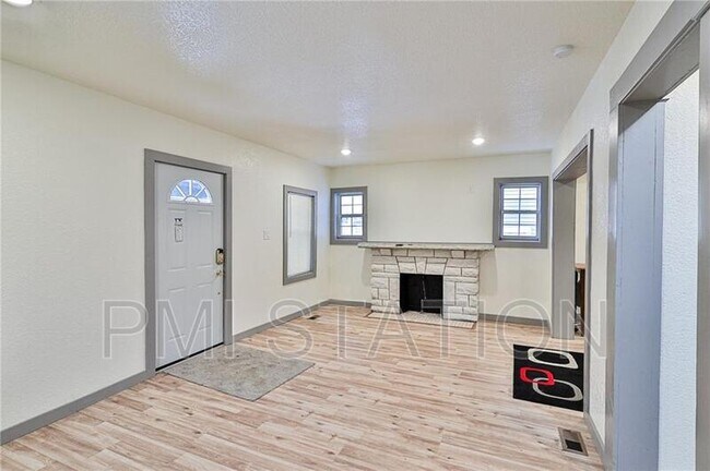 Foto del edificio - 4142 Montgall Ave