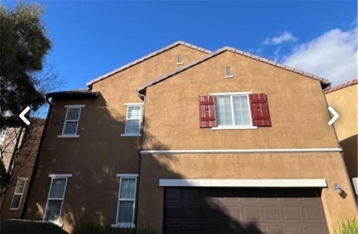 Primary Photo - Charming Cul-De-Sac Home with Dual Primary...