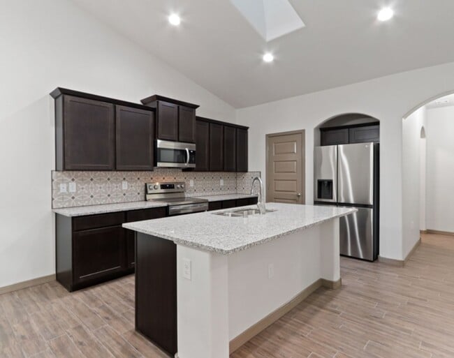 Foto del edificio - Brand New Townhome, offering $400.00 off the first months rent for units with a signed lease star...