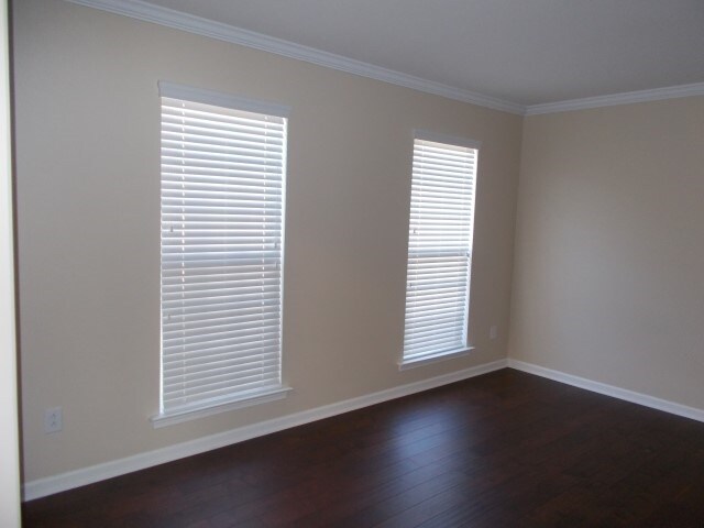 Foto del edificio - 121 Dovetail Dr