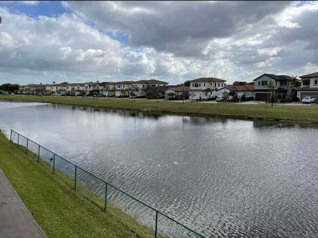 Foto del edificio - 405 SW 113th Way