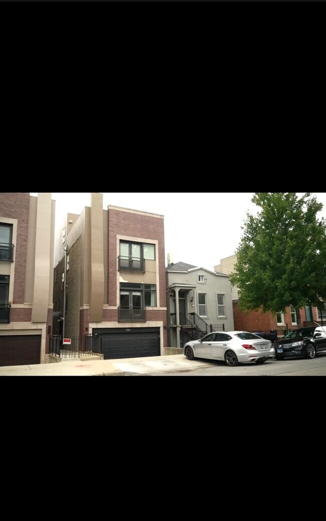 Building Photo - 1710 S Newberry Ave