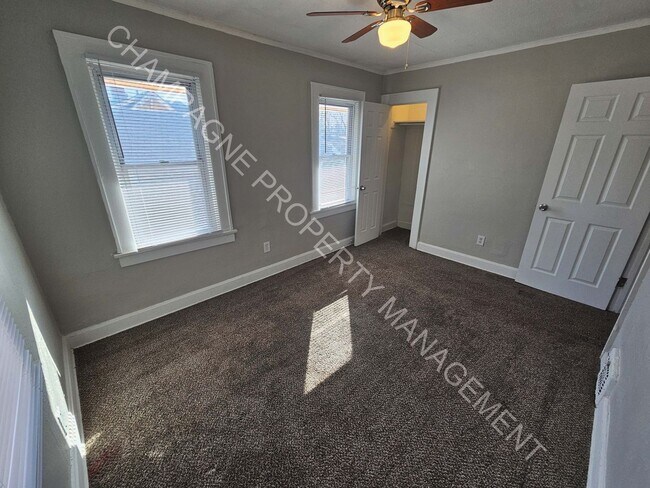 Foto del edificio - Spacious Home in KC